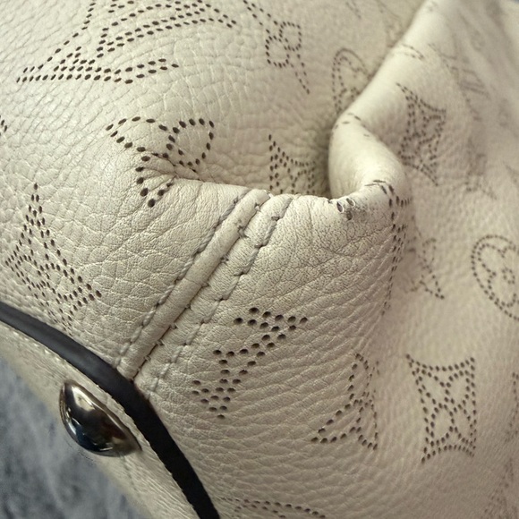 Authentic Louis Vuitton Babylone PM Mahina Leather - Picture 11 of 16